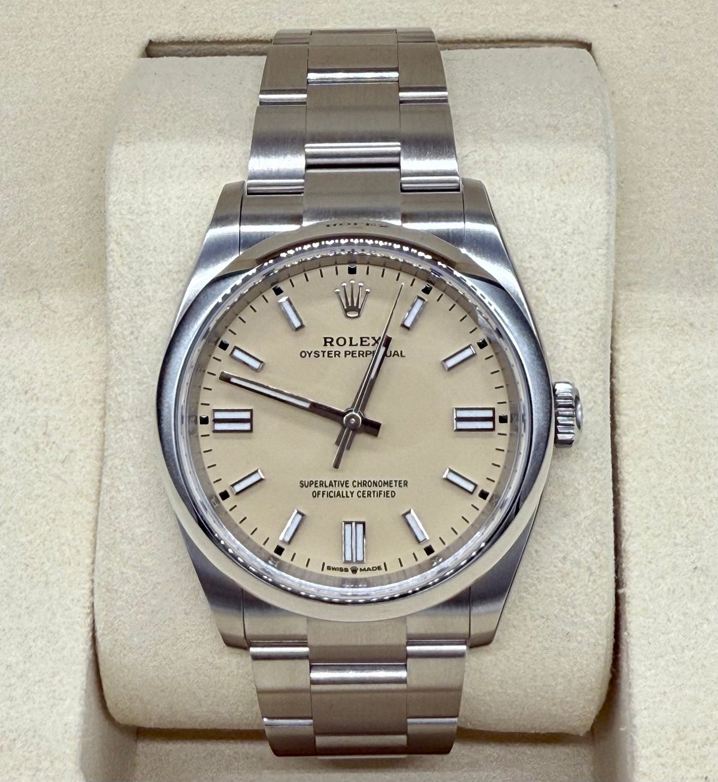 ロレックス オイスターパーペチュアル 126000 ベージュ文字盤｜Timeseek