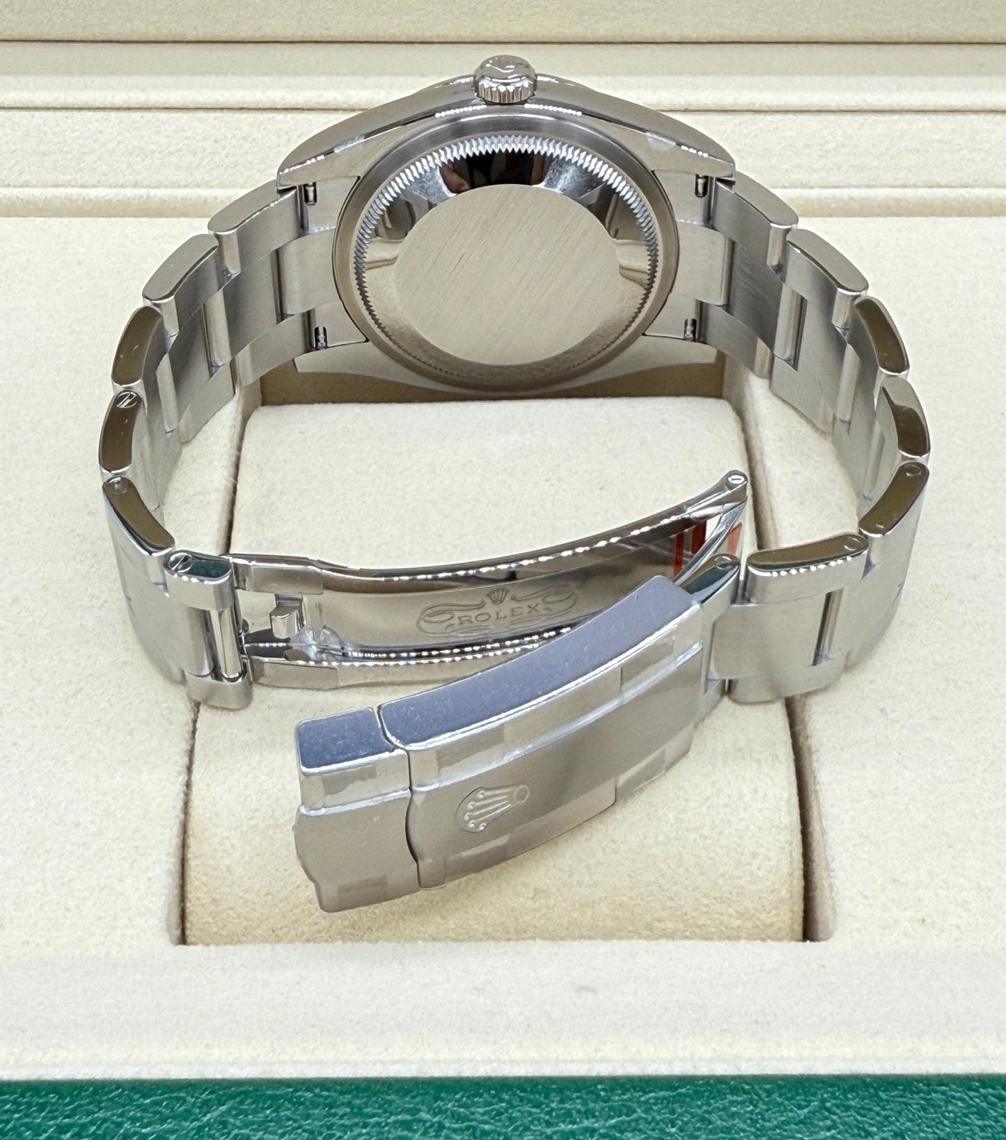 ロレックス オイスターパーペチュアル 126000 ベージュ文字盤｜Timeseek