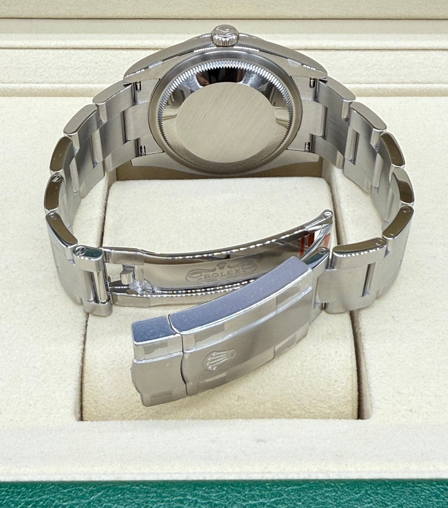 ロレックス オイスターパーペチュアル 126000 ベージュ文字盤｜Timeseek