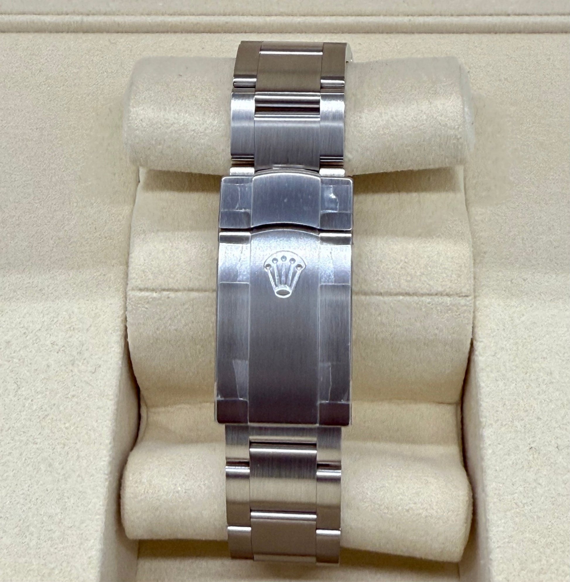 ロレックス オイスターパーペチュアル 126000 ベージュ文字盤｜Timeseek