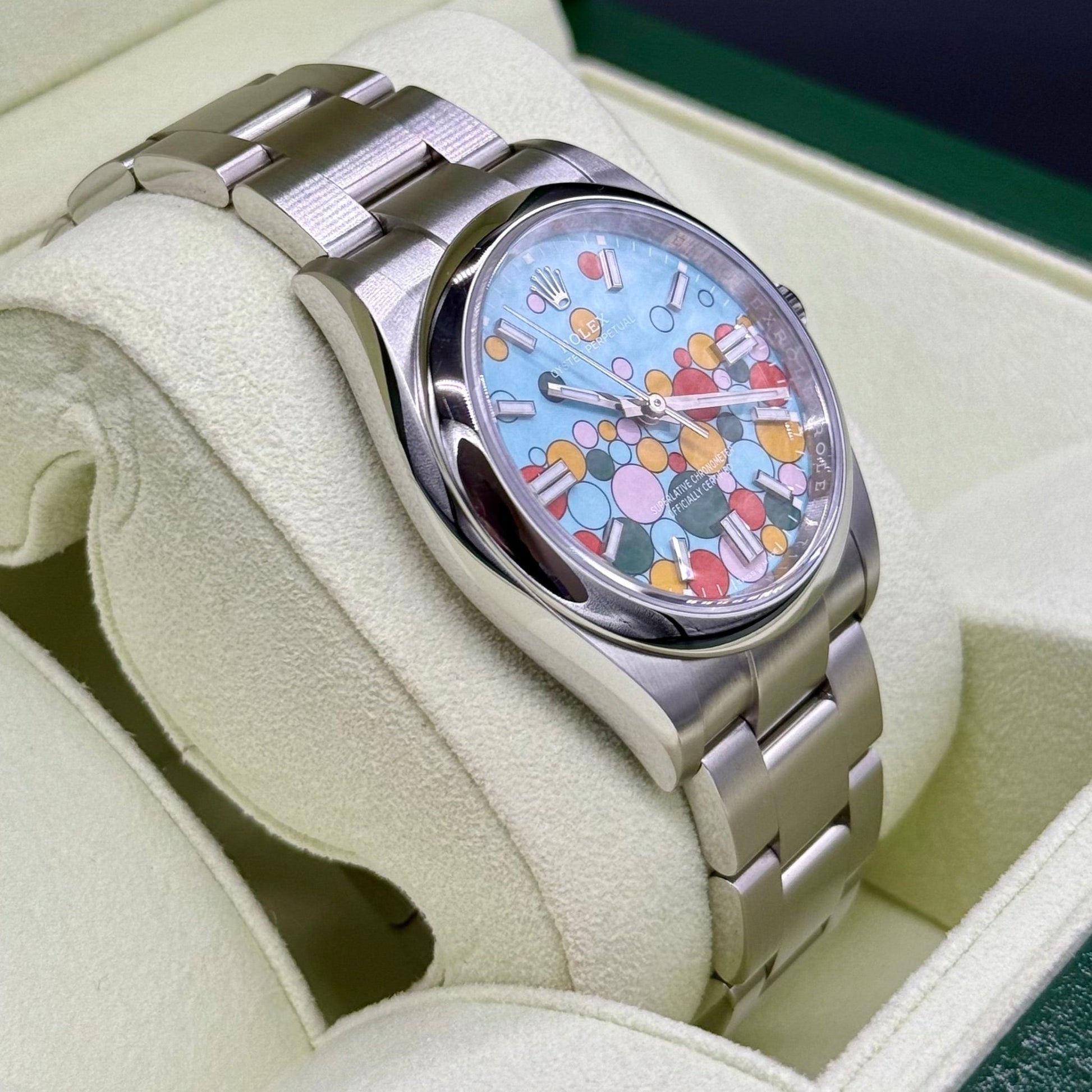 ロレックス オイスターパーペチュアル 126000 セレブレーションモチーフ文字盤｜Timeseek