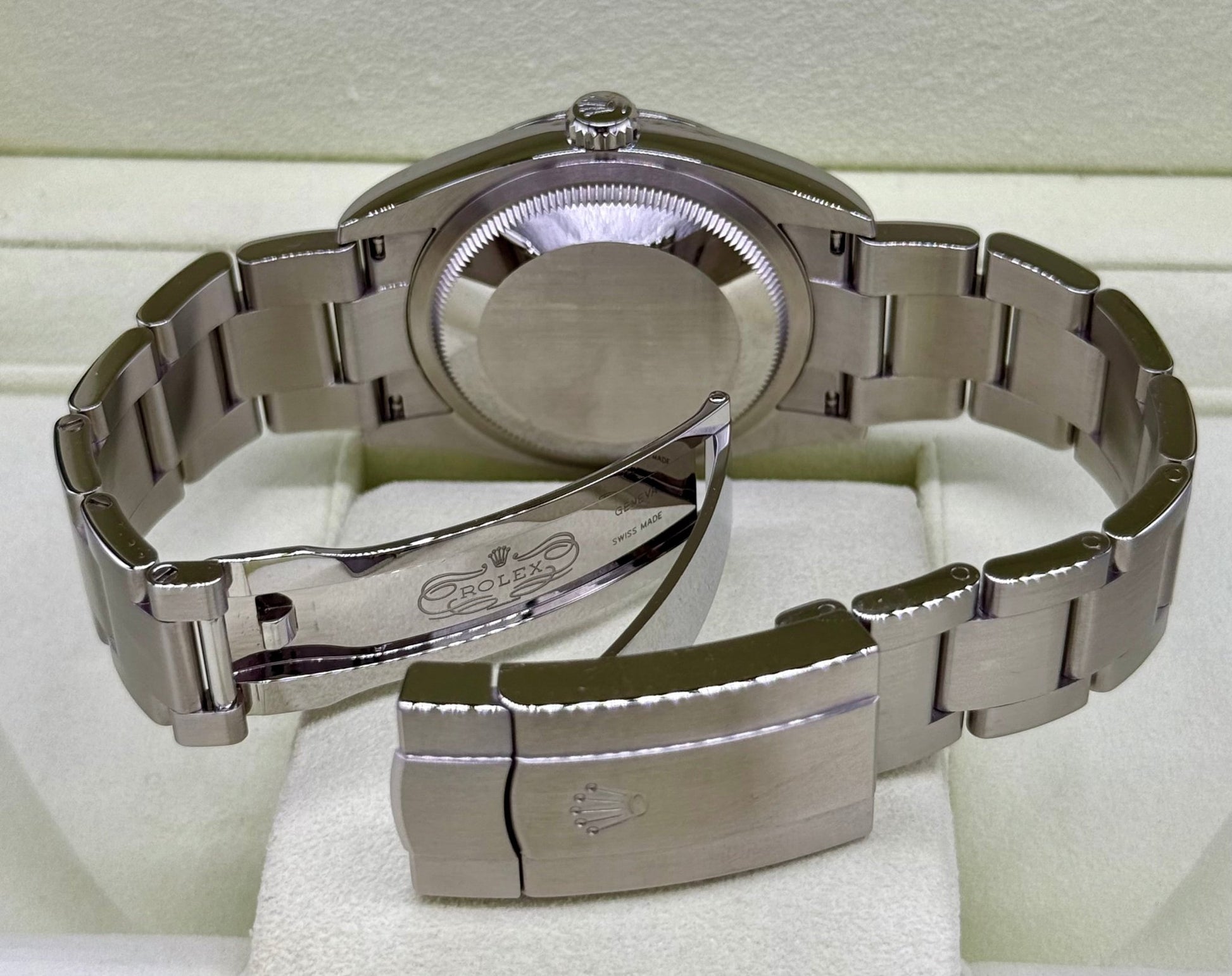 ロレックス オイスターパーペチュアル 126000 セレブレーションモチーフ文字盤｜Timeseek