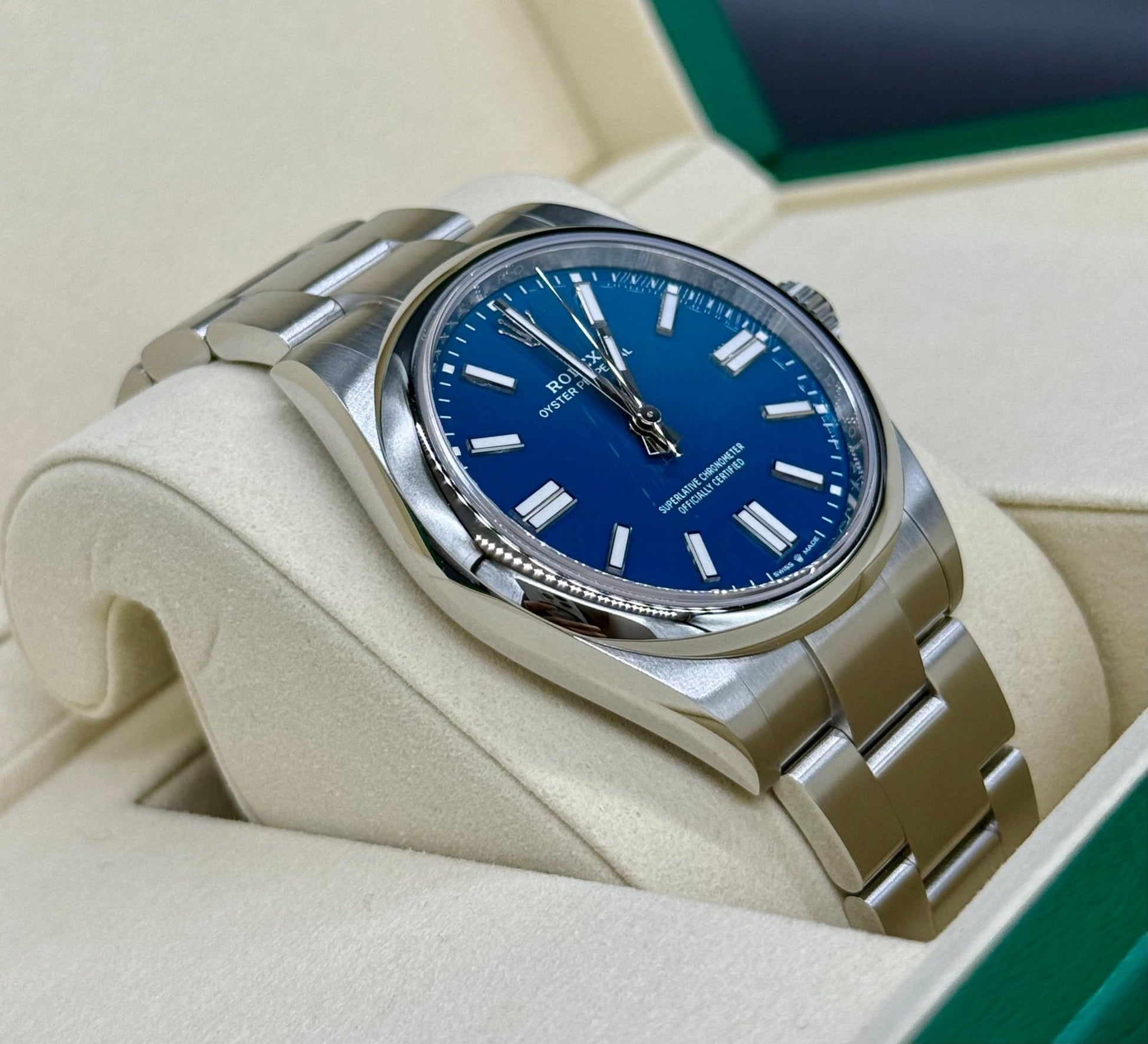 ロレックス オイスターパーペチュアル 134300 メットブルー文字盤｜Timeseek